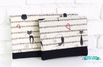 Genti Mama si Fiica Pisici pe Portativ