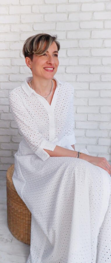 Rochie Lungă Elegantă Pânză Brodată Albă – 1