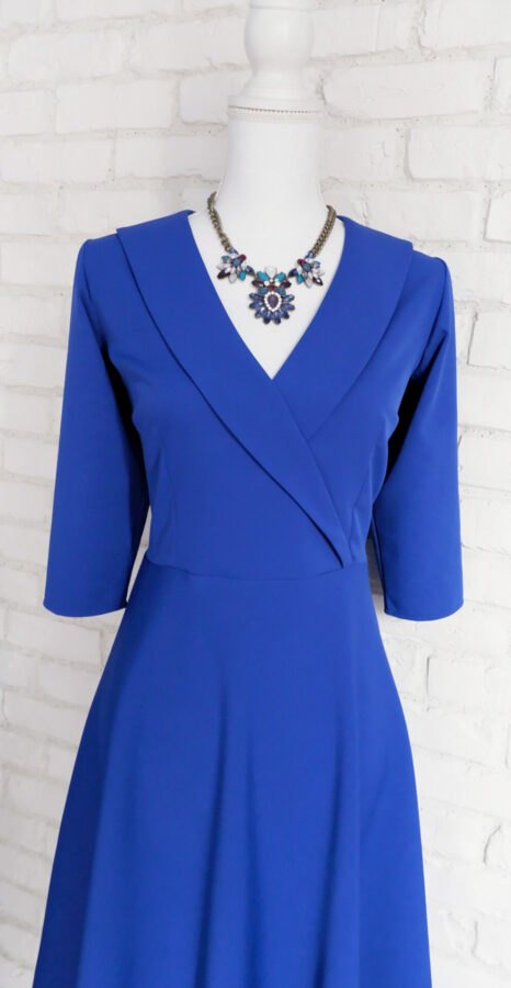 Rochie Clos Albastră cu Guler Întors – 3