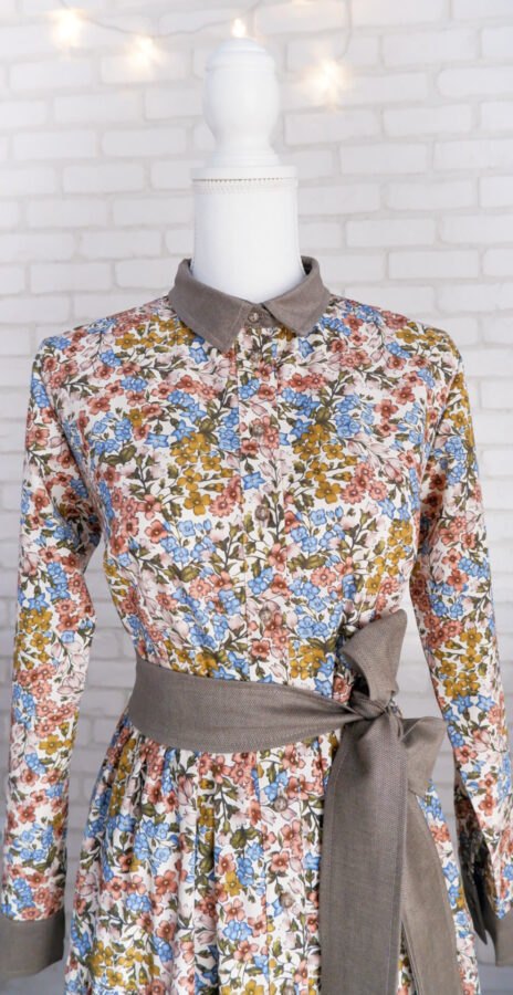 Rochie Cămașă Lungă Volane Încrețite Flori Bej cu Albastru – 2