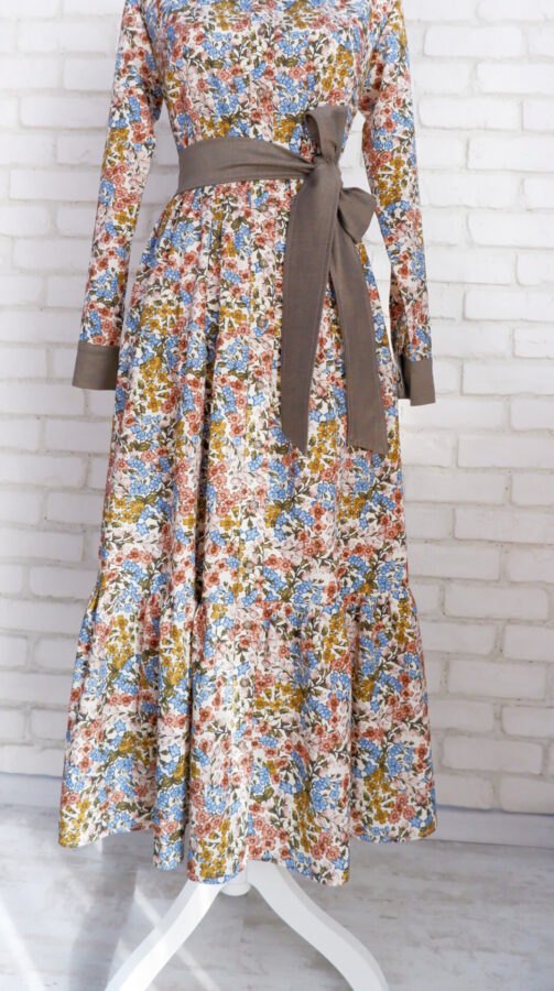 Rochie Cămașă Lungă Volane Încrețite Flori Bej cu Albastru – 3