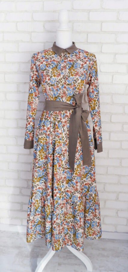 Rochie Cămașă Lungă Volane Încrețite Flori Bej cu Albastru – 1