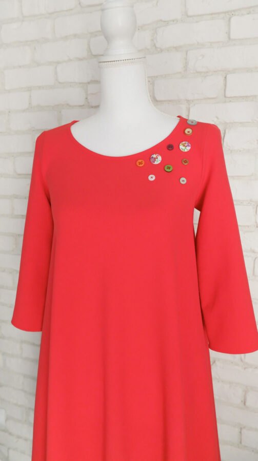 Rochie în A Roșu Corai cu Nasturi Colorați – 2