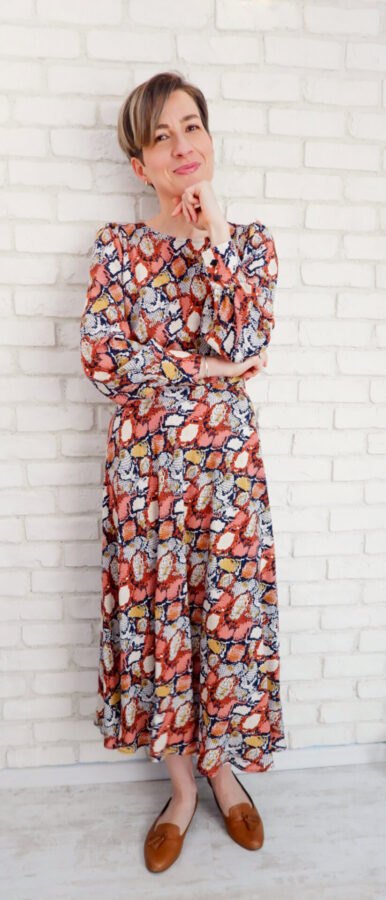 Rochie Lungă Vaporoasă Print Șarpe Caramiziu cu Bleumarin – 8