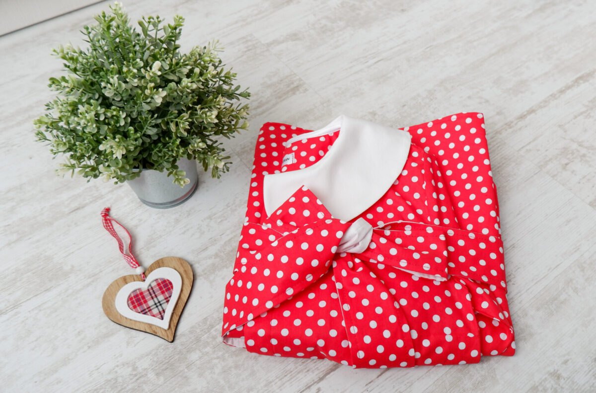 Rochie Cămașă Roșie cu Buline și Guler Mare Rotund Alb – 5
