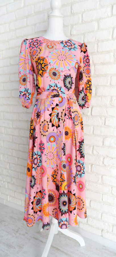 Rochie Vaporoasă Roz cu Print Multicolor – 2