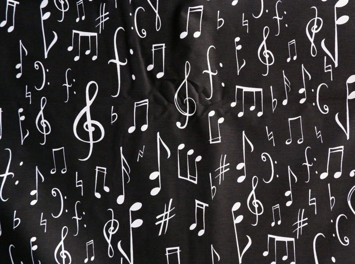 NOU: Note muzicale negru