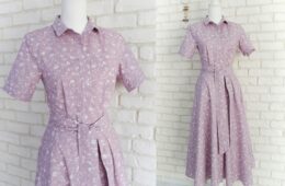 Rochie Camasa Maneca Scurta Lila cu Flori Albe