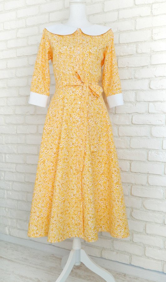 Rochie Cămașă Galbenă cu Margarete și Guler Mare Rotund – 2