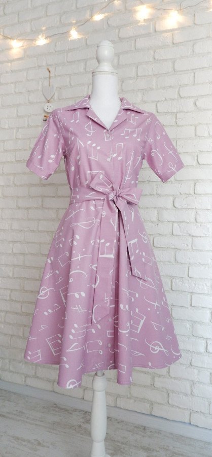 Rochie Cămașă cu Revere Lila cu Note Muzicale – 1